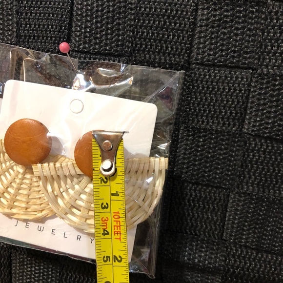 Earrings - Picture 5 of 5